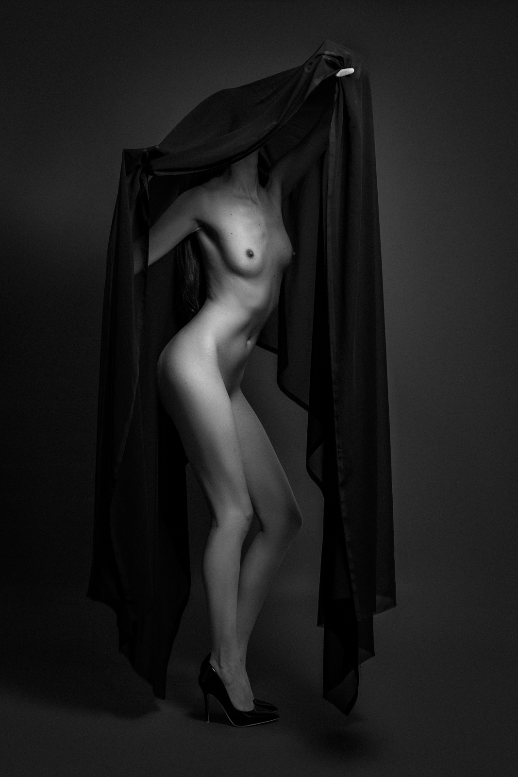 Loo Haze photographed for LIONS Art Magazine